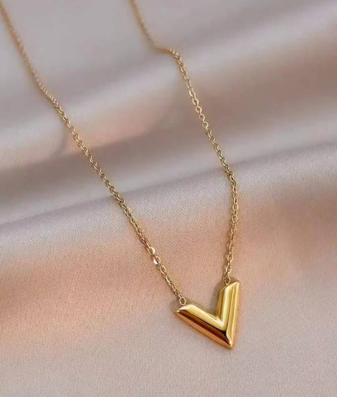 V - shaped pendant