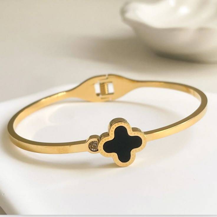 Clover bracelets