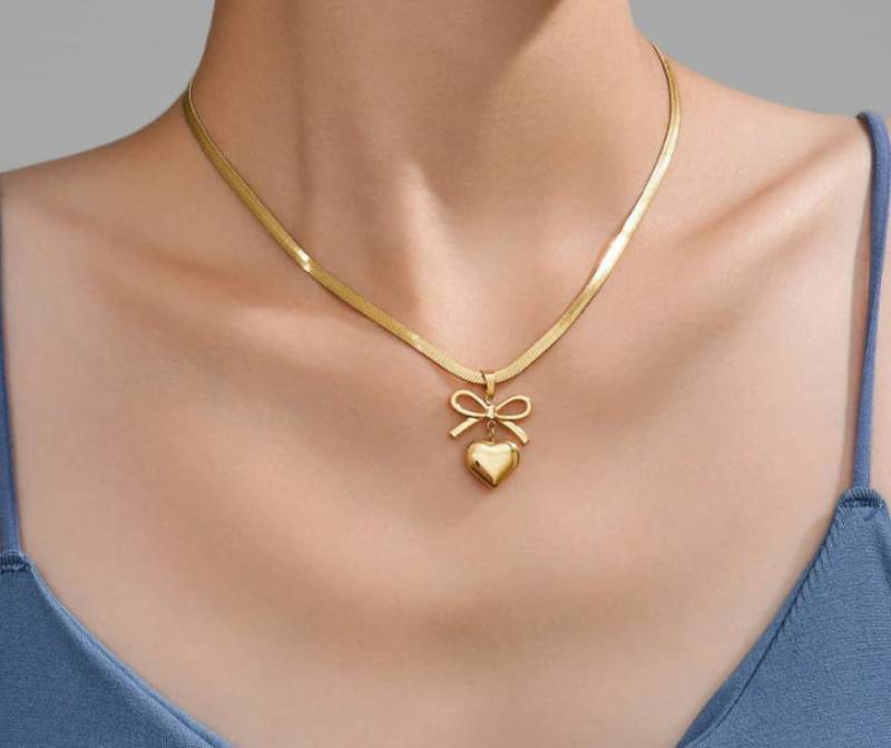 Bow pendant
