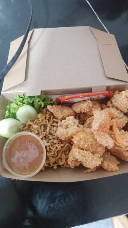 Ayam Gunting Shihlin + Mie Goreng