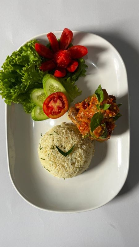 Ayam Goreng Cobek Sayap Besar + Nasi Daun Jeruk