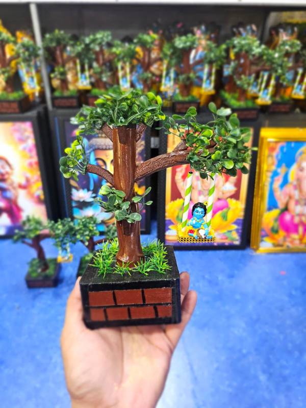 Swing Krishna - 25CM