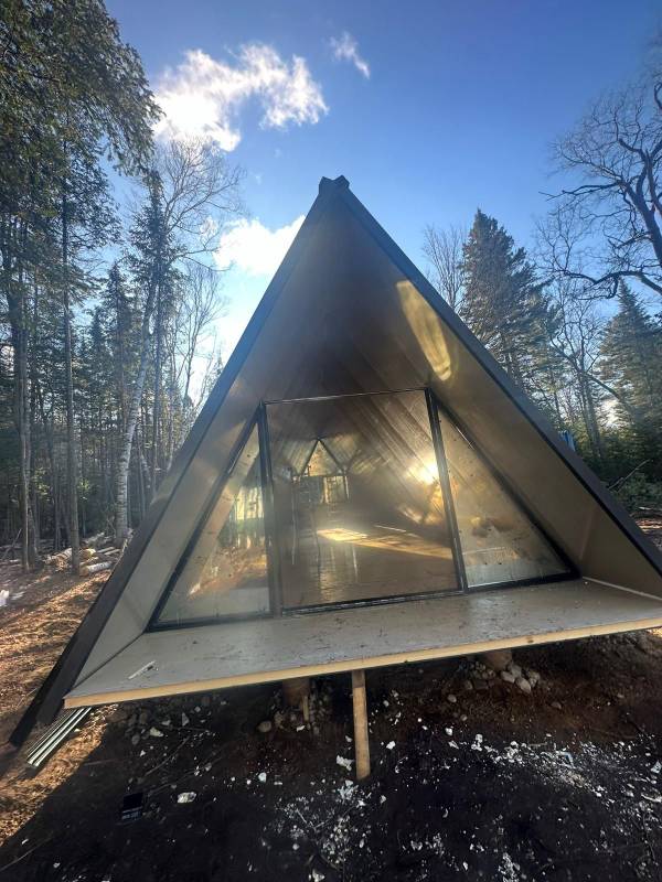 Triangular "Frame Tiny Homes"