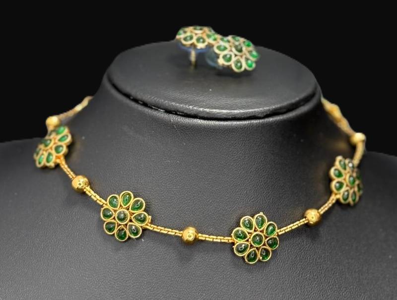 Choker_105