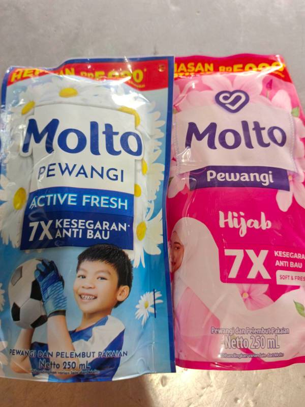Molto Pewangi Pink 250ml