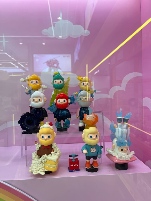 FARMER BOB NEXT GENERATION PIXEL UNIVERSE SERIES BLIND BOX,,each