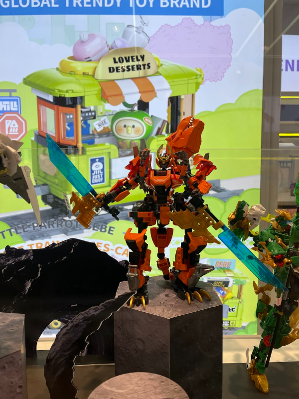 Player in Style-Robot Creature-Deformation Mech Pterosaur,,SET