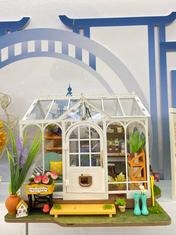 IDN Dreamy Garden House,,each