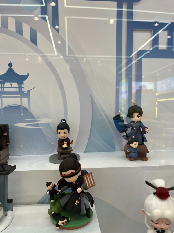 IDN Q version of #Qing Yu Nian# hand puppet,,each