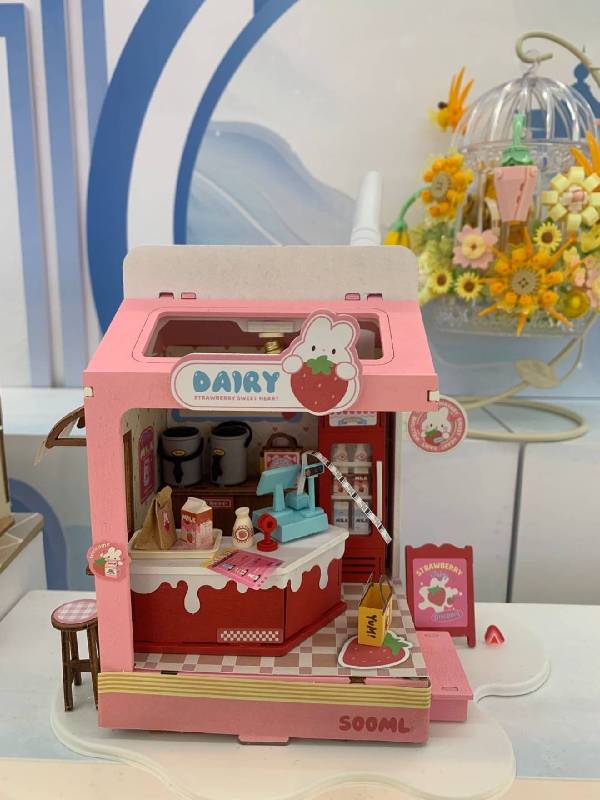 Robotime Display of Strawberry Sweetheart Milk Box,,each
