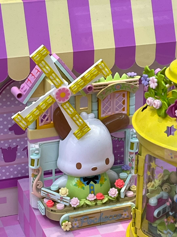 Sanrio Charaters World Traveling Print Series Building Blocks - Tulip Netherland,,each