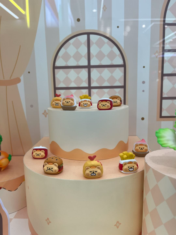 Bear Bug Happy Meal Candy Series Blind Box,,each