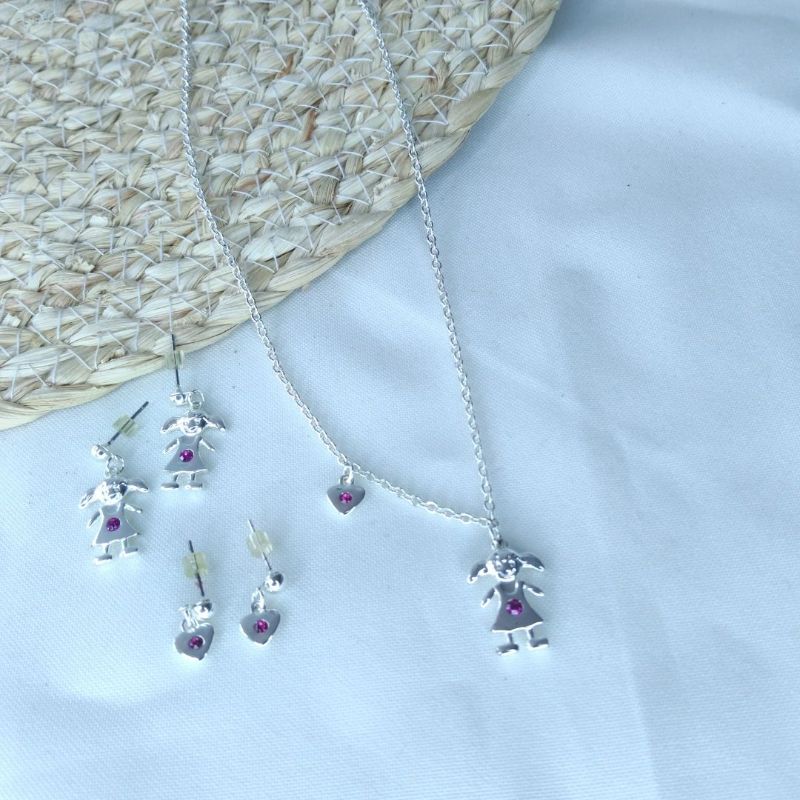Conjunto niñas (2 aretes + 1 collar)