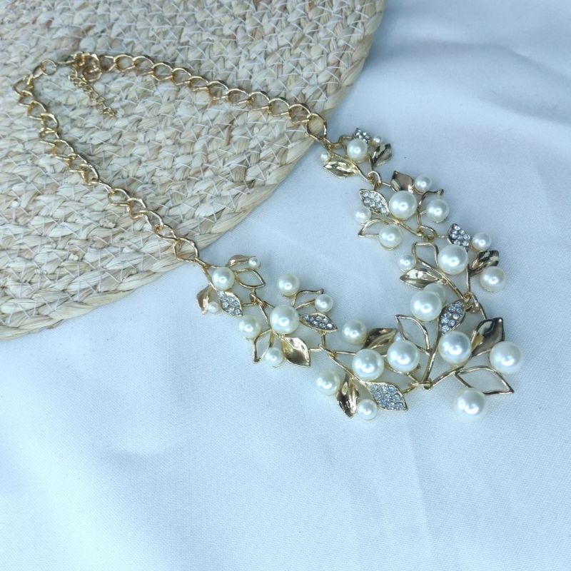Collar hojas con perlas