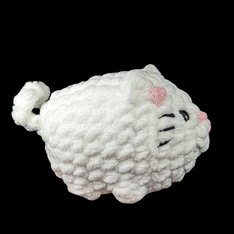 White Loaf Cat Brochet Plush made with Soft Blanket Yarn