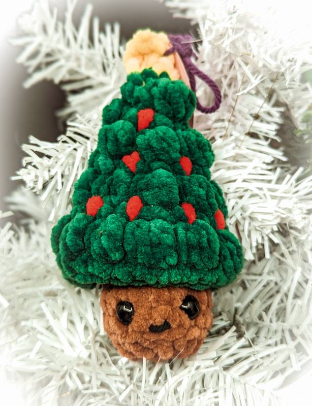 Chibi Xmas Tree Crochet Plush Ornament with Yellow Star