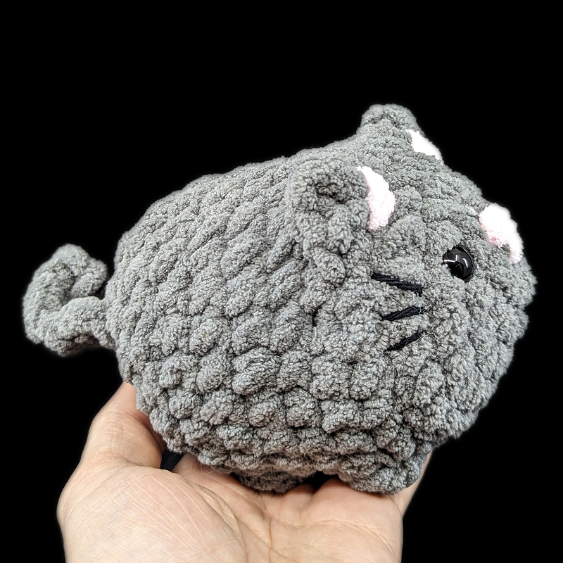 Gray / Grey Loaf Cat Brochet Plush made with Soft Blanket Yarn