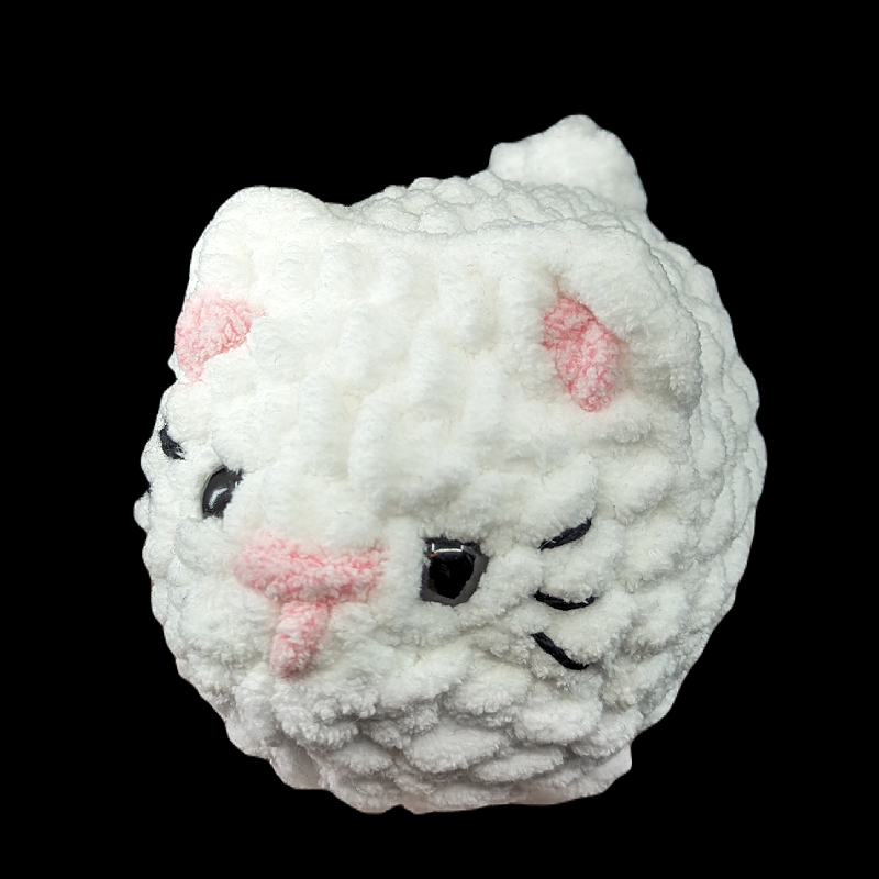 White Loaf Cat Brochet Plush made with Soft Blanket Yarn