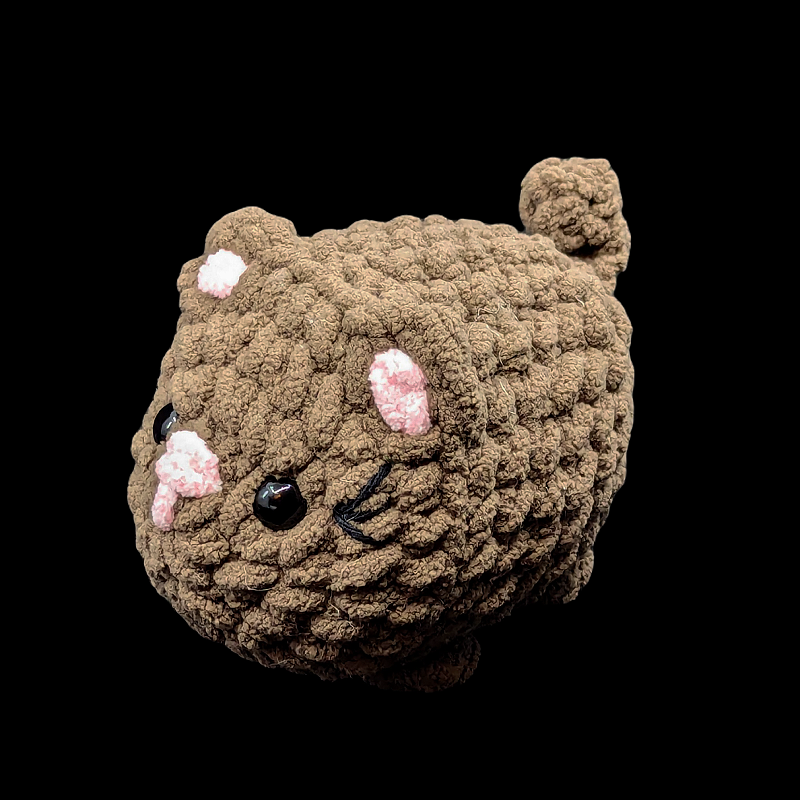 Brown Loaf Cat Brochet Plush made with Soft Blanket Yarn