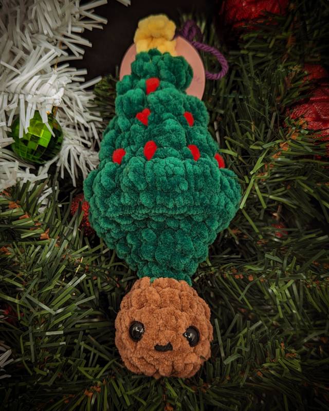 Chibi Xmas Tree Crochet Plush Ornament with Yellow Star