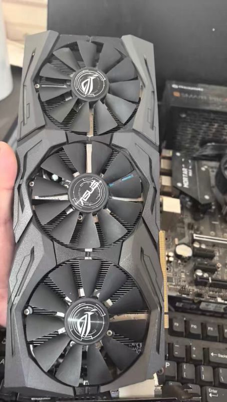 ASUS ROG STRIX RX 580 GAMING