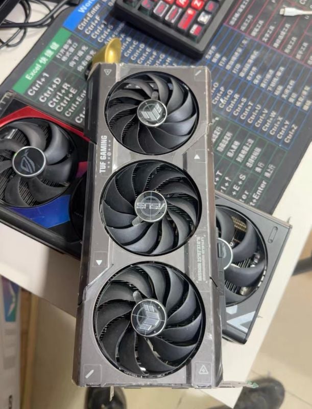 ASUS TUF Gaming Radeon™ RX 7600 XT OC Edition 16GB GDDR6