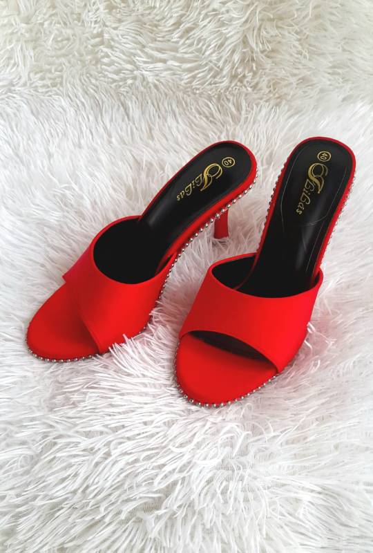 Red open-toe heeled Slippers