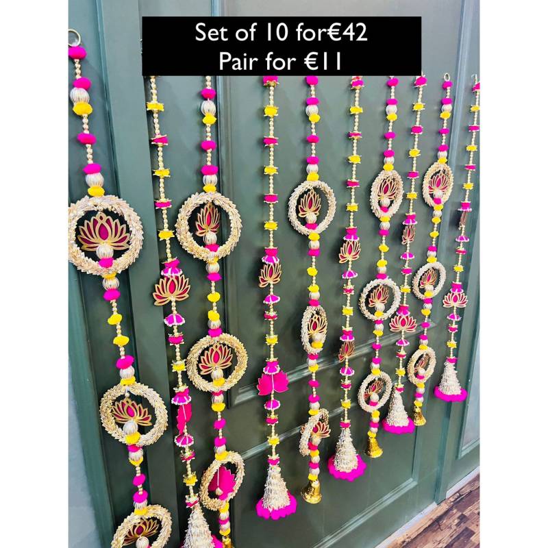 PB 103 Wall Hanging - Ring with Kamal - (Set of 6 strings)