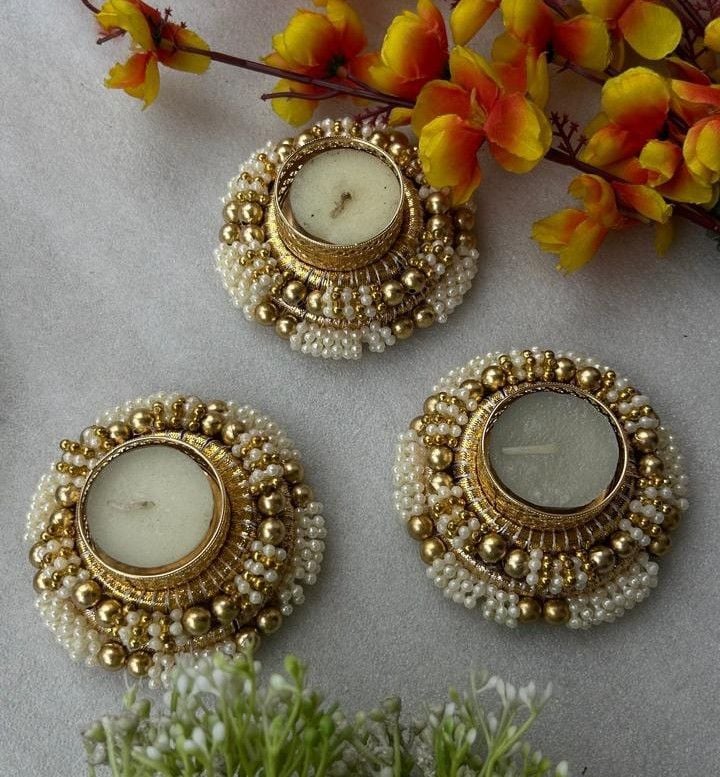 SH 304 White n Golden Pearl Tlight Holder (PAIR)