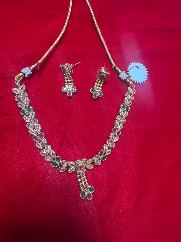 Imitation Jewellery 114