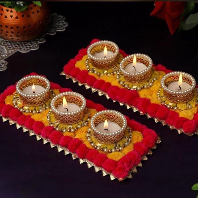 PB 301 Pop pom Table Top  4x12 in with 3 Tlight