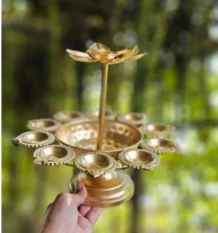 Urli and Flower Stand