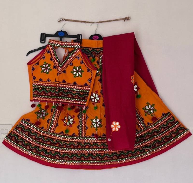 Ghaghra 312.. Size 30.. Age 8-10 yr. Lenght 30 inch.