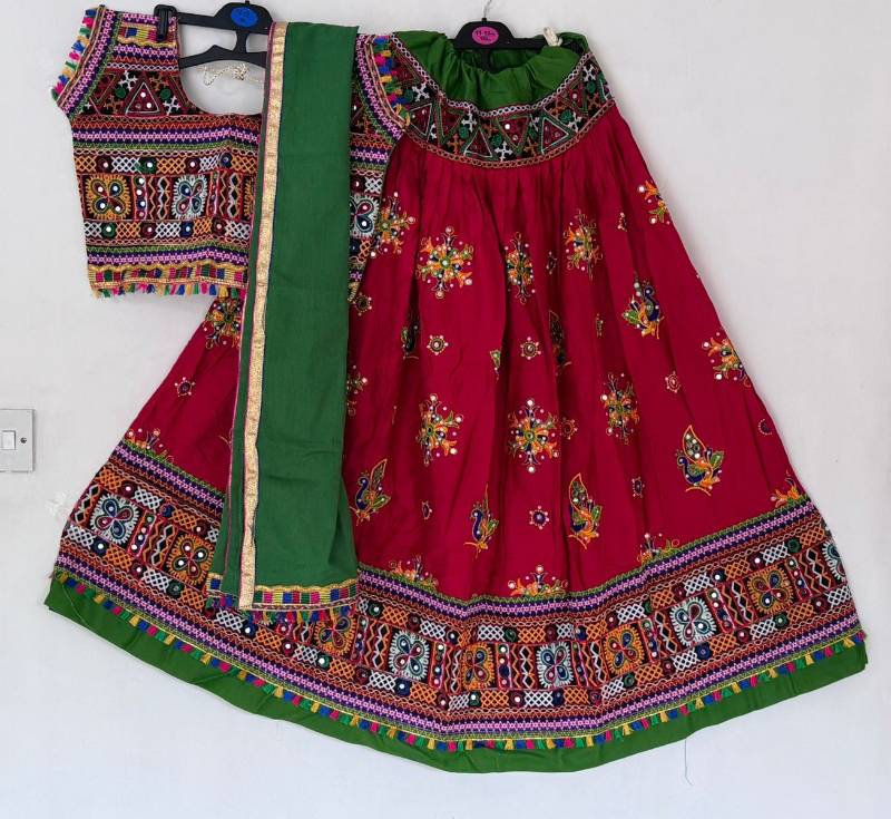 Ghaghra 113.. Size 36. Age 14-16yr.. Lenght 37 in.