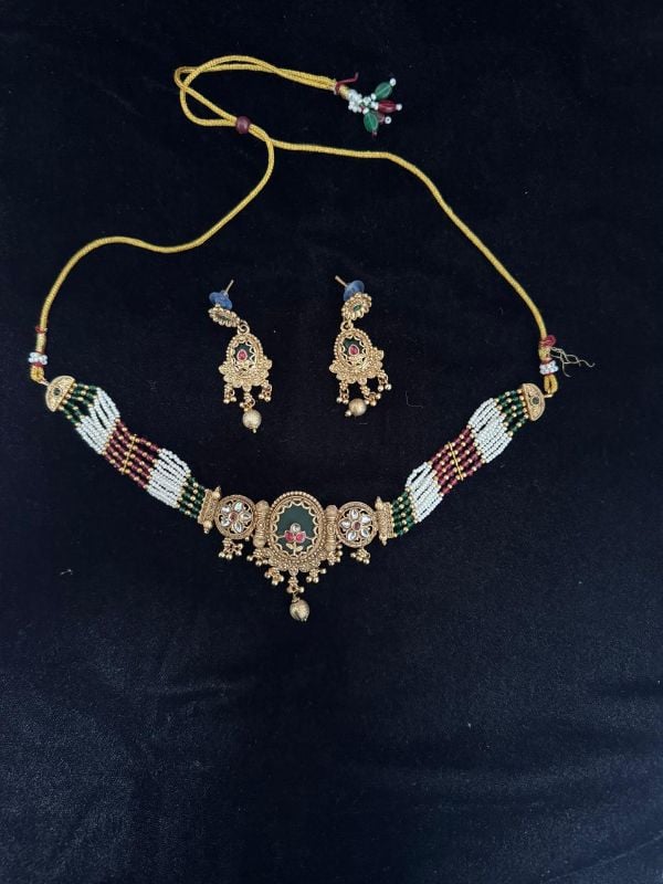 Imitation Jewellery 105