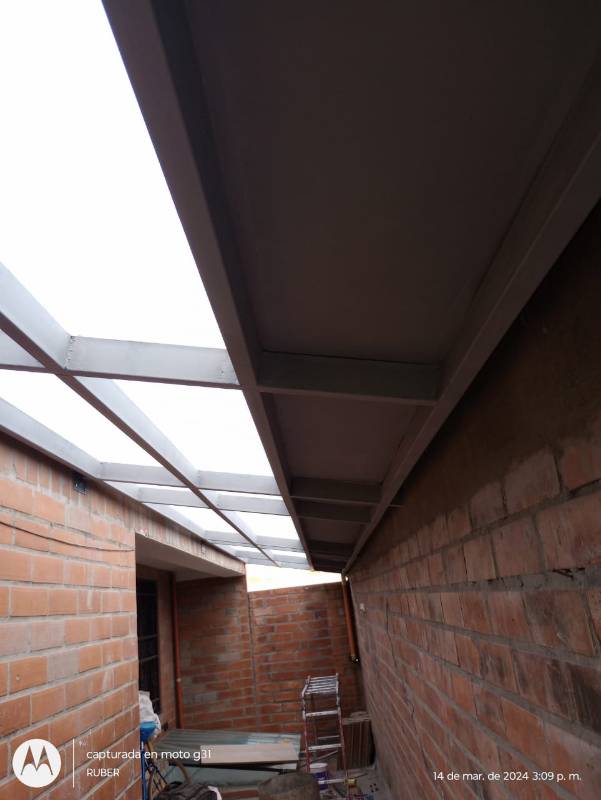 Diseño y elaboración de estructura de metal