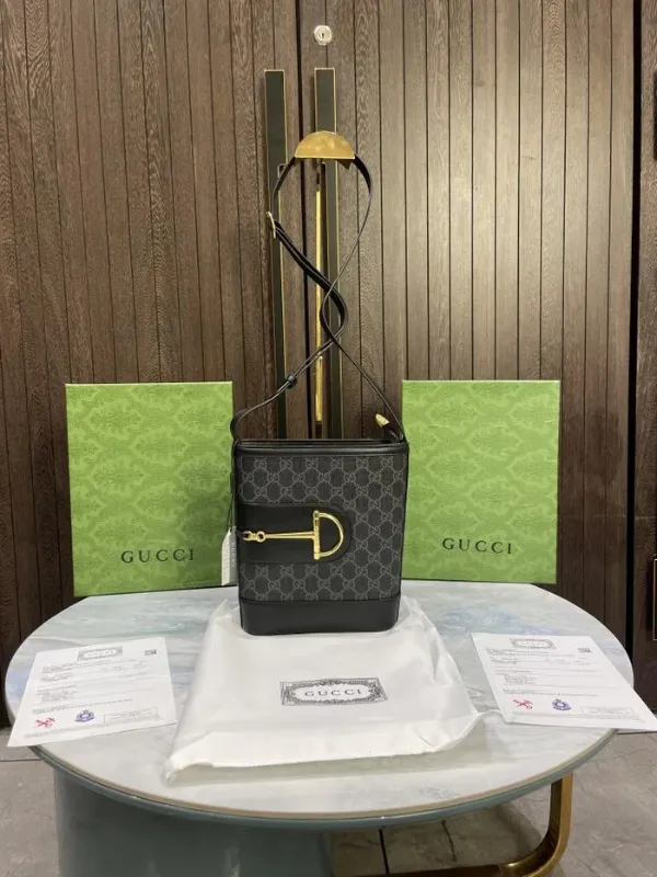 Gucci 73 unisex sidebody bag