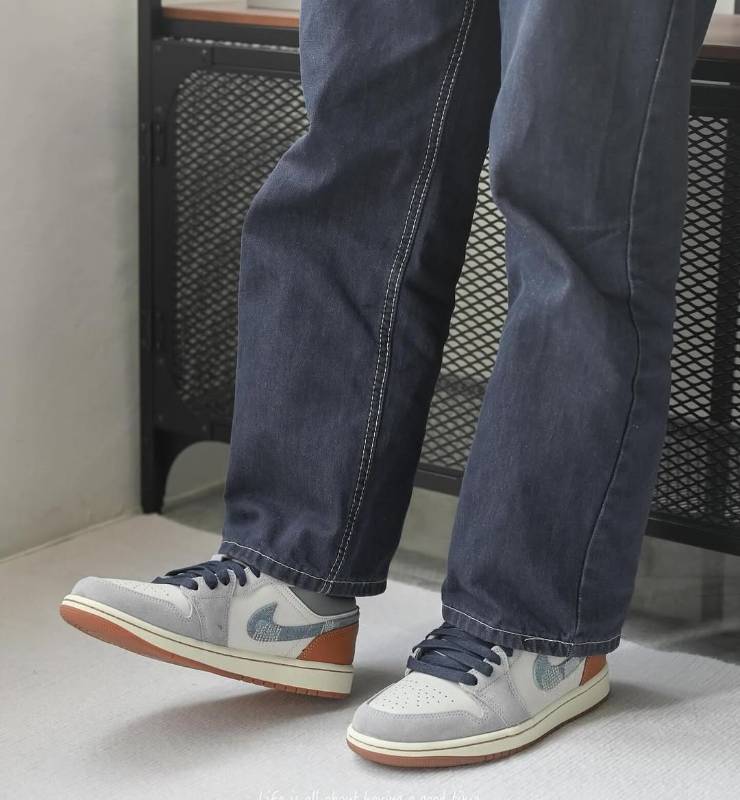 Nike Air Jordan 1 Low SE