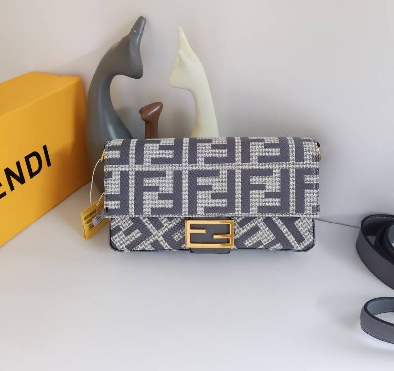 Fendi Baguette – Houndstooth Monogram
