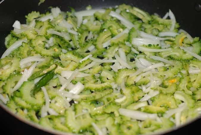 Pavakka mezhukkupuratti 200g