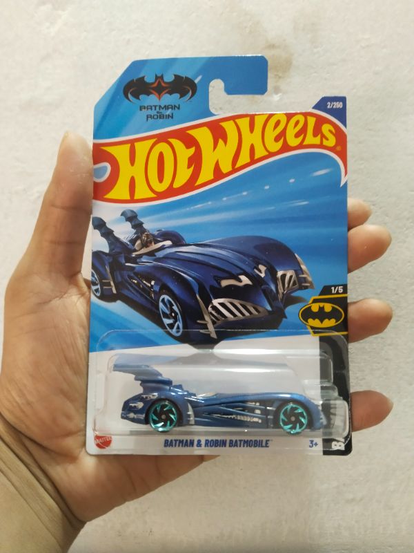 HOT WHEELS BATMAN AND ROBIN BATMOBILE