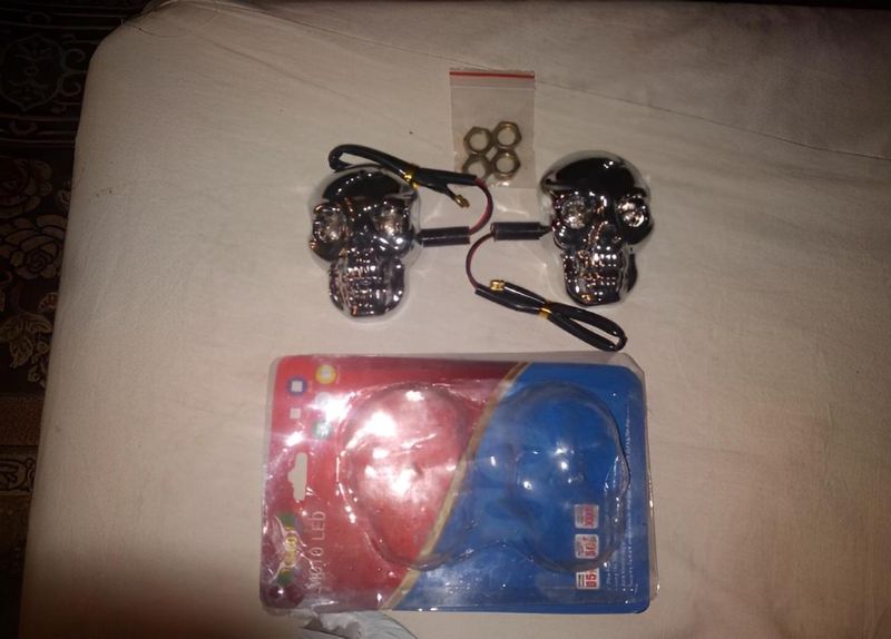 2 pcs Universal Skull Head LED Turn Signal Indicators – for Motorcycles 125cc and 70cc all bikes