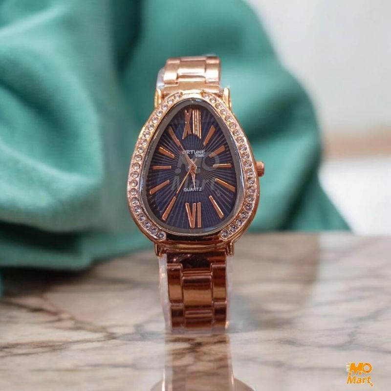 Women's Rose Gold Quartz Bracelet Watch with Chain Strap - 1 Pc
