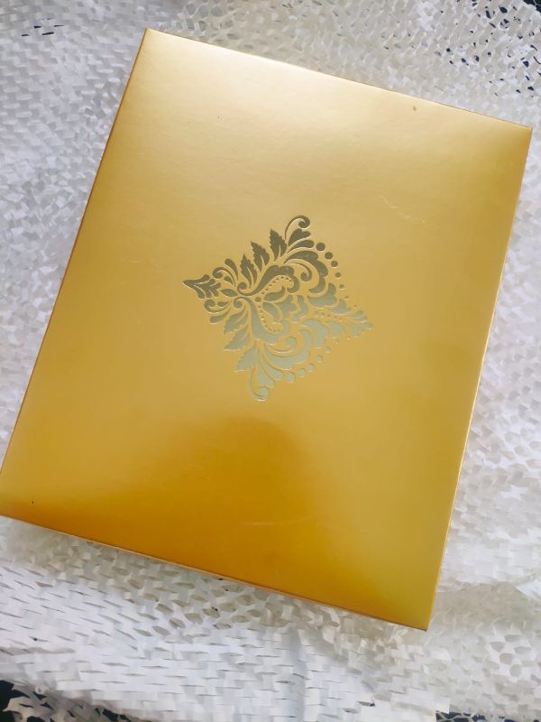 1 Bar + 14 Cavity chocolate box