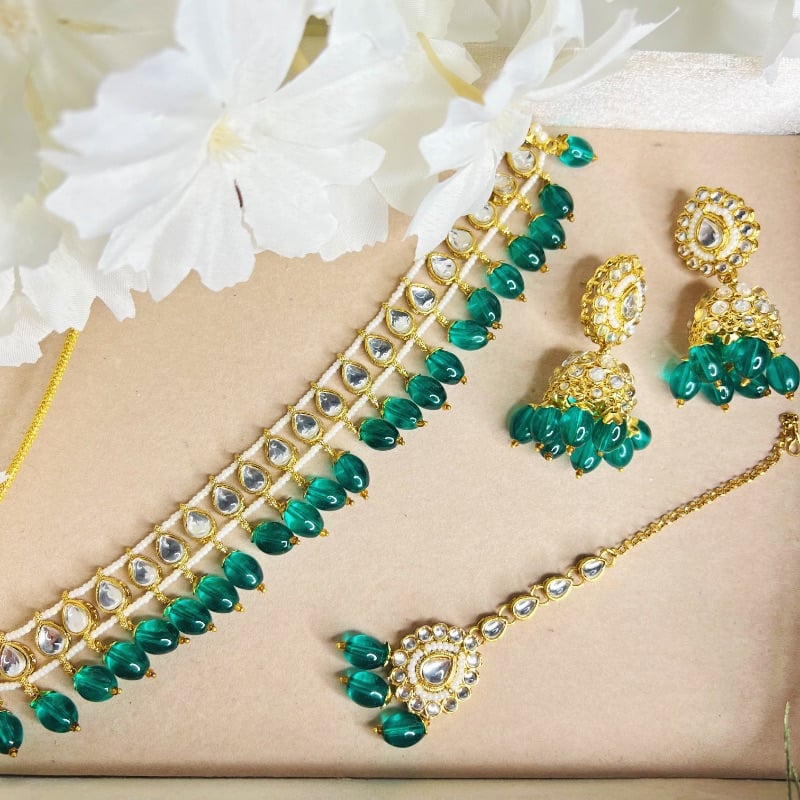 Sleek Kundan Choker Set