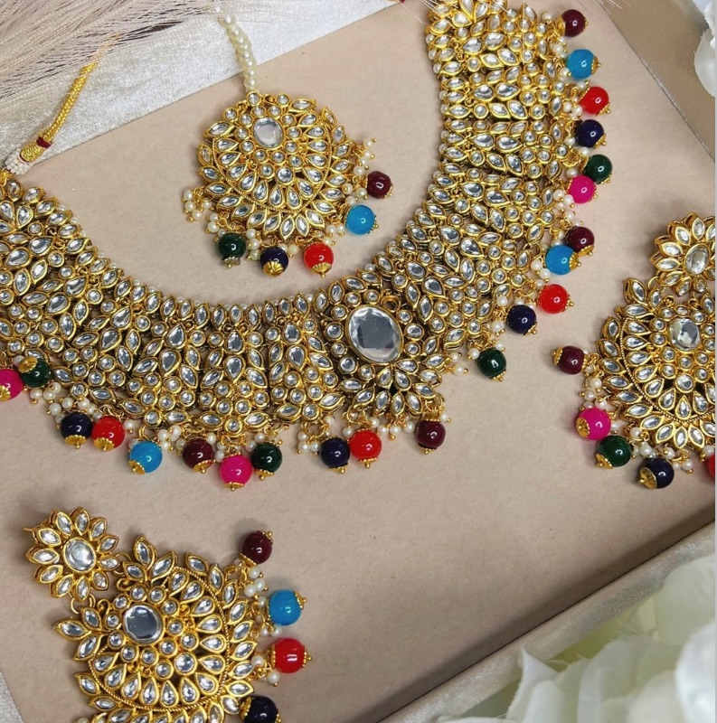 REET- Kundan Necklace Set
