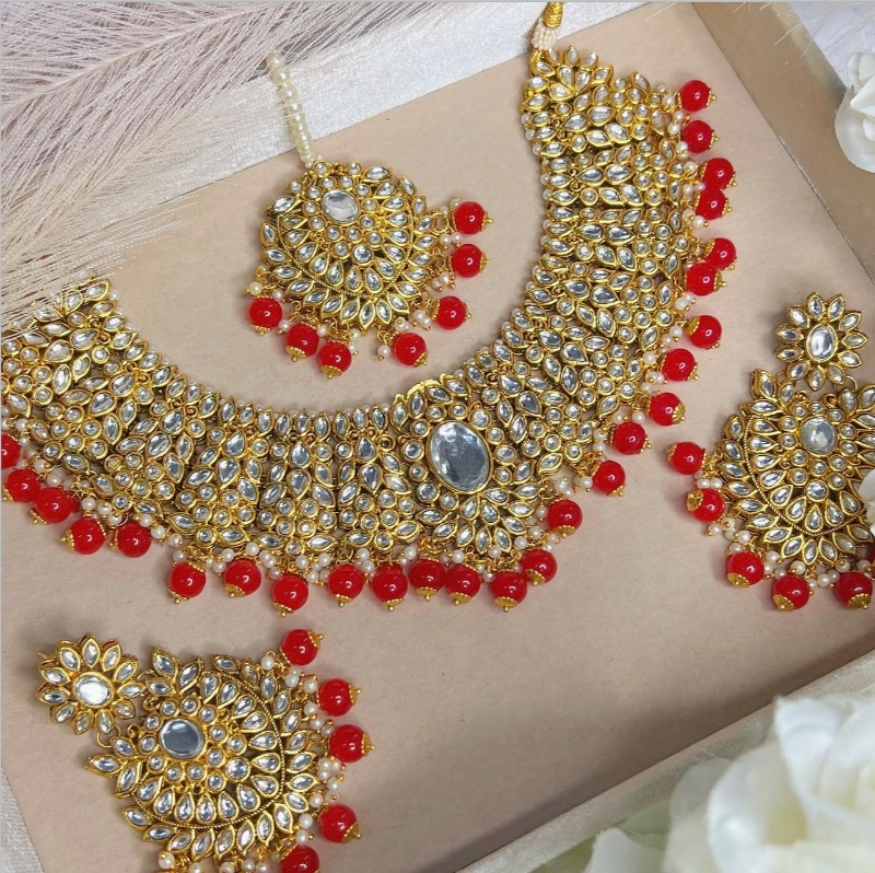 REET- Kundan Necklace Set