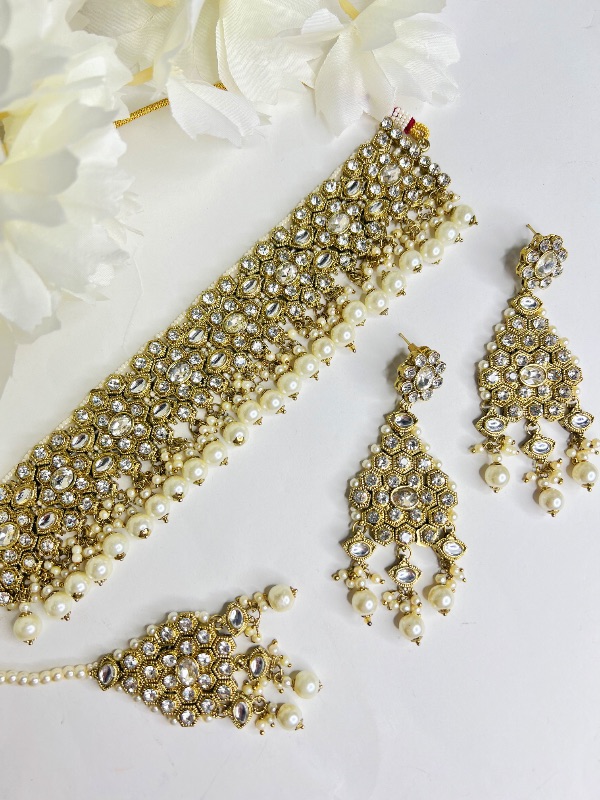 Ivory Kundan Set