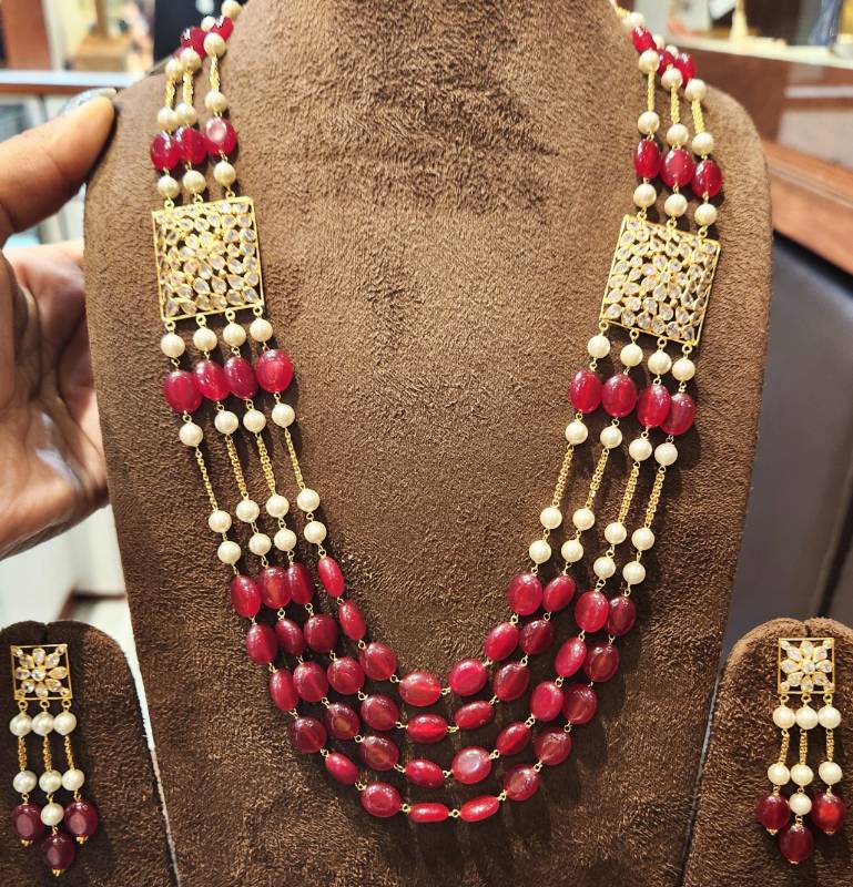 RED ONYX SQUARE GOLD ZIRCON POLKI NECKLACE SET