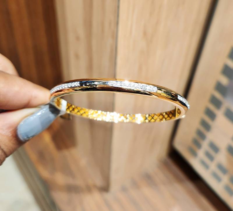 OVAL SHAPE GOLD DIAMOND BRACELET